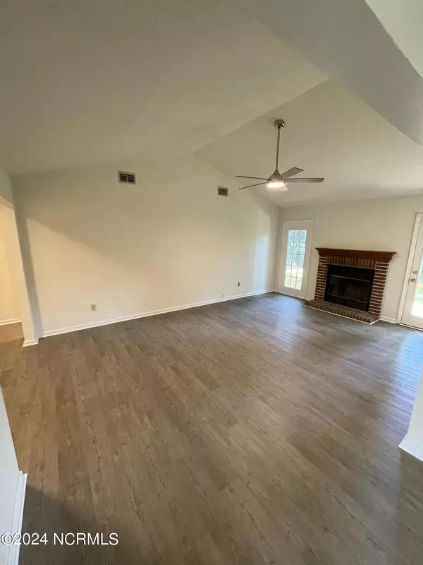 Jacksonville, NC 28546,217 E Lakeridge LNDG