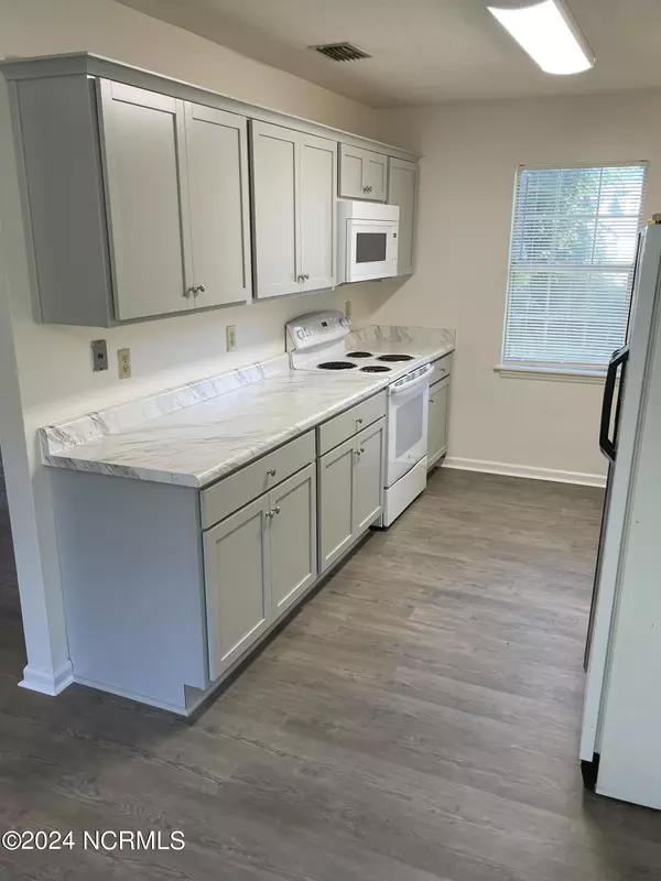 Jacksonville, NC 28546,217 E Lakeridge LNDG