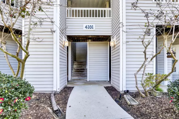 4101 Breezewood DR #Apt 101, Wilmington, NC 28412