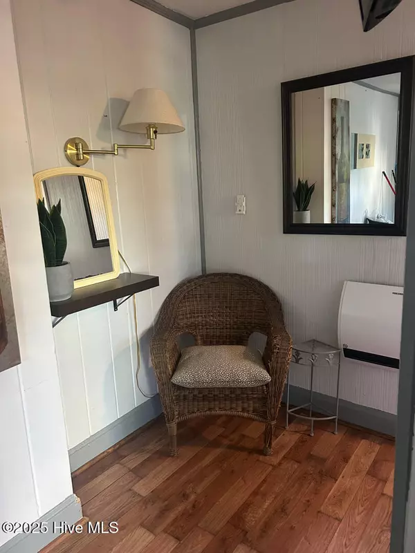 New Bern, NC 28560,411 George ST #3