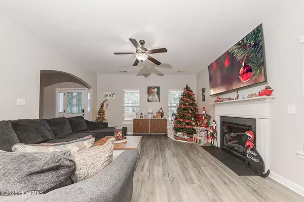 Sneads Ferry, NC 28460,604 Coral Reef CT