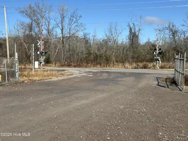 Elizabeth City, NC 27909,141 Knobbs Creek DR