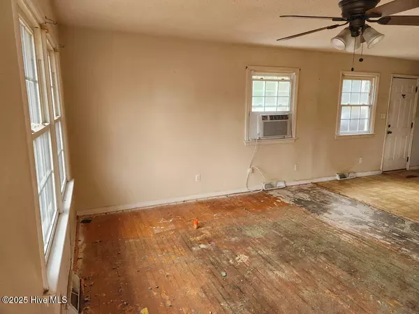 Washington, NC 27889,1010 E 7th ST