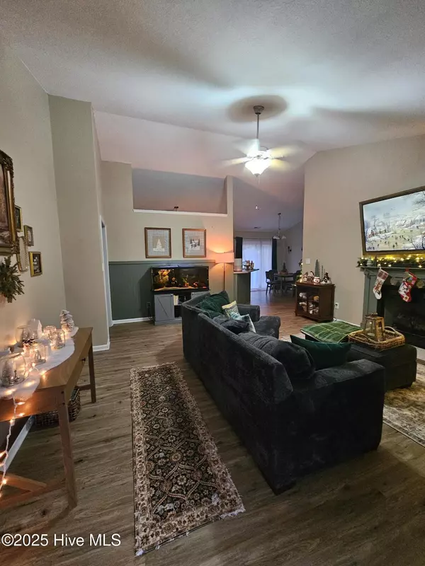 Jacksonville, NC 28540,204 Sourwood CT