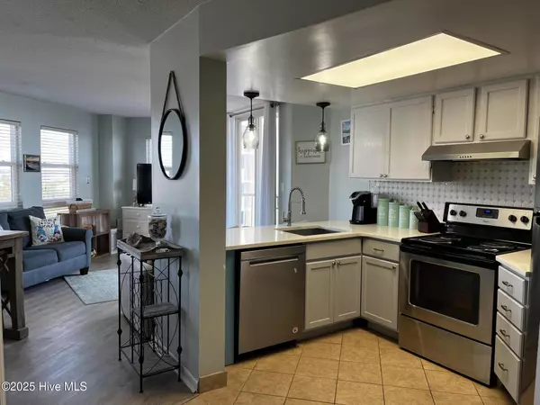 North Topsail Beach, NC 28460,2000 New River Inlet RD #Unit 2514