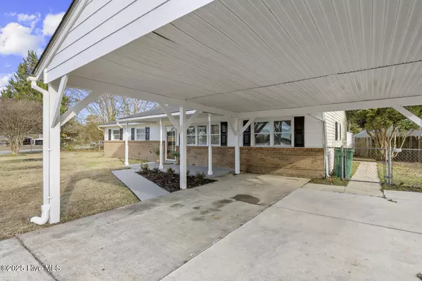 Jacksonville, NC 28540,501 Holly CT