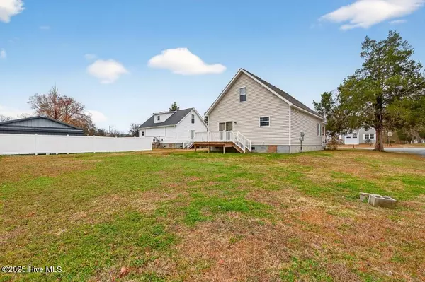 Pollocksville, NC 28573,208 Pollock ST
