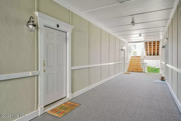 Southport, NC 28461,612 W Brown ST #Apt B