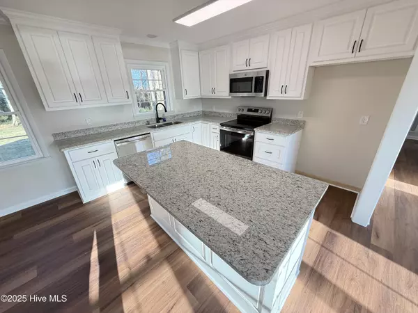 Mount Olive, NC 28365,109 Tarheel DR