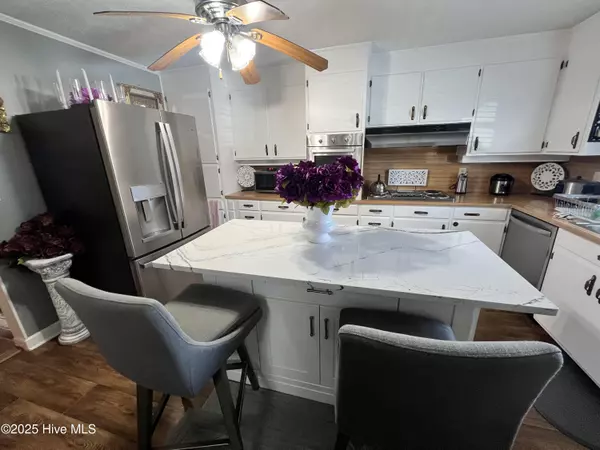 Whiteville, NC 28472,948 Slippery Log RD