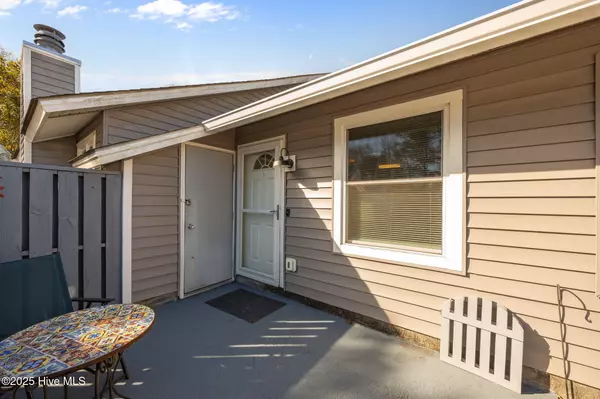 New Bern, NC 28562,9b Mulberry LN