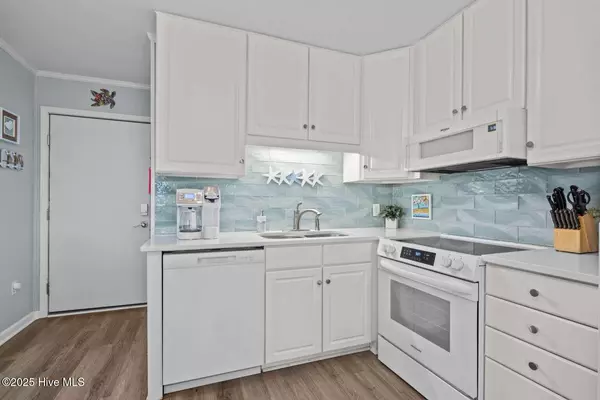 Atlantic Beach, NC 28512,2008 E Ft Macon RD #B-18