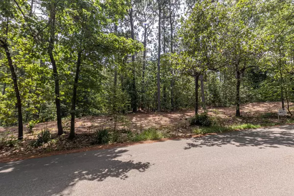 Southern Pines, NC 28387,969 Sandavis RD