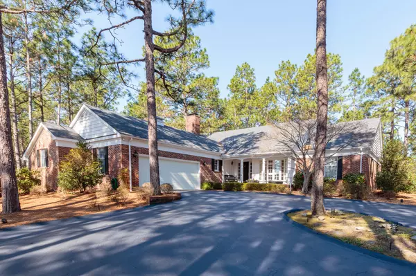 5 Seminole PL, Pinehurst, NC 28374