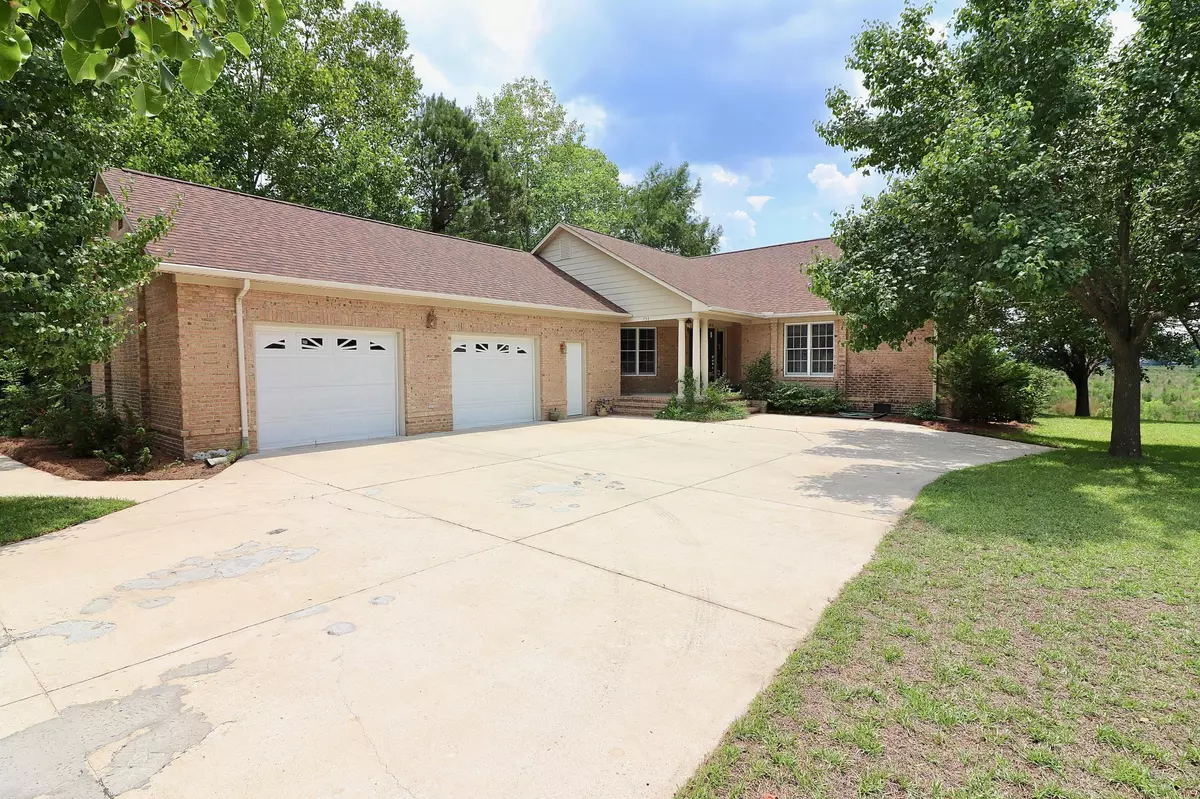 Vass, NC 28394,754 Dayflower CT