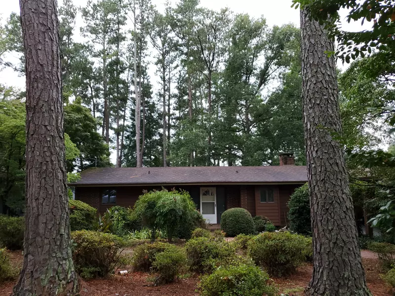 101 Lakeview DR, Whispering Pines, NC 28327