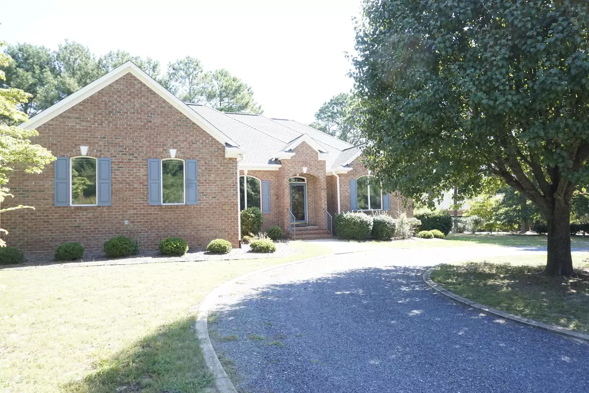 Pinehurst, NC 28374,400 SE Lake Forest DR