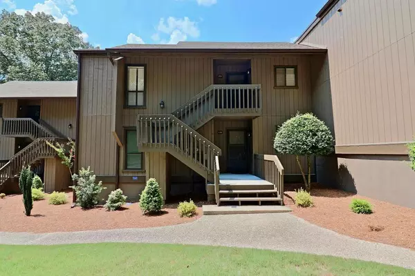 10 Pine Tree RD #231, Pinehurst, NC 28374