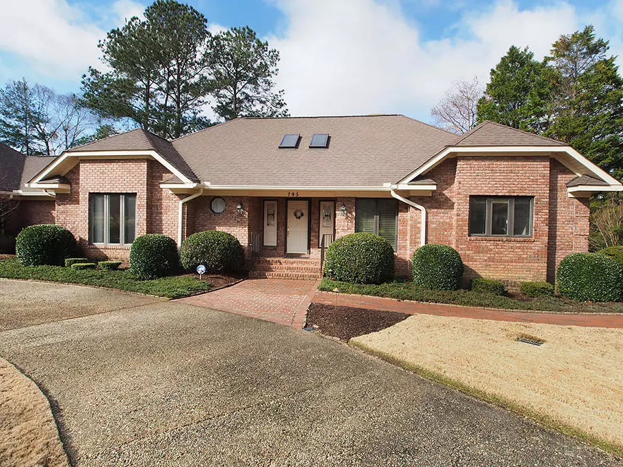 Pinehurst, NC 28374,795 S Diamondhead DR