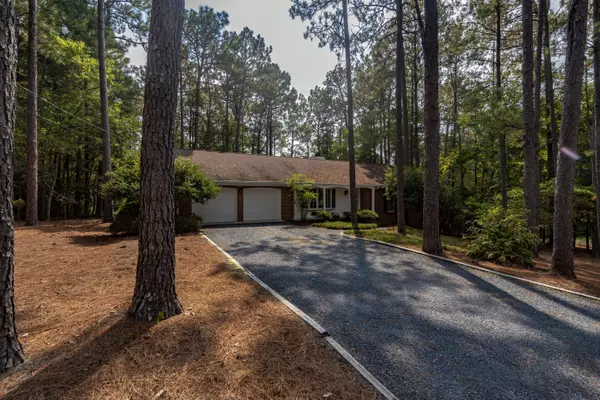 Southern Pines, NC 28387,265 Cliff RD