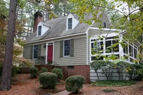 22 Village In The Woods CIR, Southern Pines, NC 28387