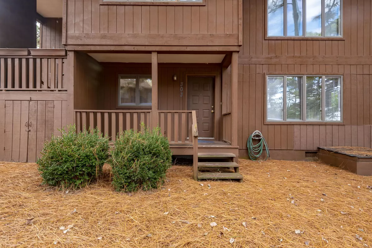 Southern Pines, NC 28387,303 Fairway CT