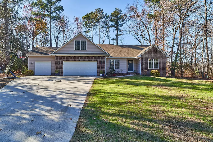 29 Sunset DR, Whispering Pines, NC 28327