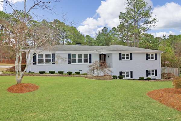 240 Midlothian DR, Southern Pines, NC 28387