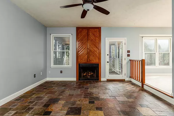 Vass, NC 28394,633 Lilac LN