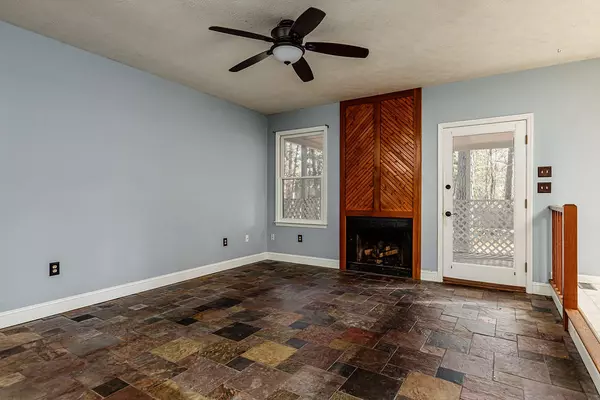 Vass, NC 28394,633 Lilac LN