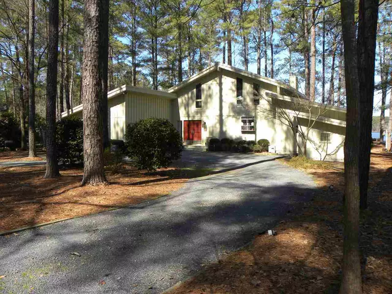 94 S Lakeshore DR, Whispering Pines, NC 28327