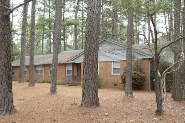 202 Downing PL, Southern Pines, NC 28387