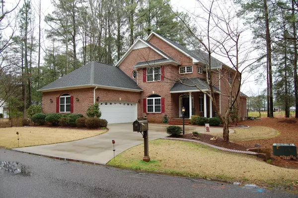 793 Daphne LN, Vass, NC 28394