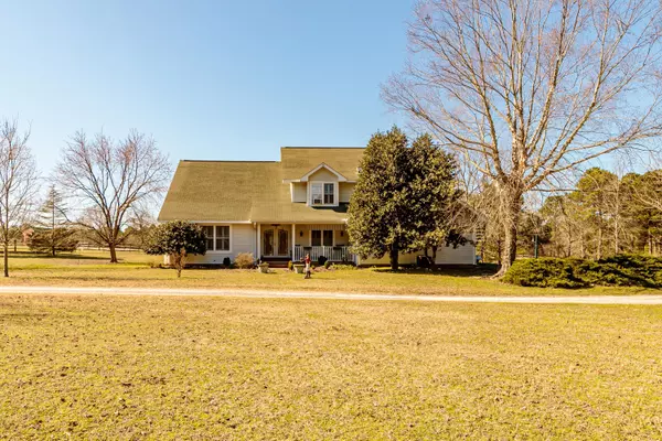 1220 Aiken RD, Vass, NC 28394