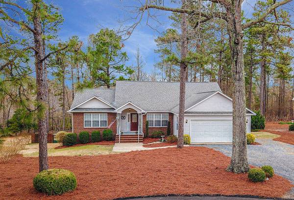 126 Seminole CT, West End, NC 27376