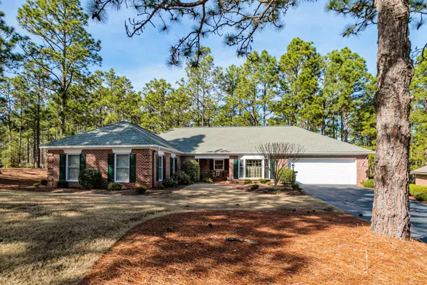 26 Ashley CT, Southern Pines, NC 28387