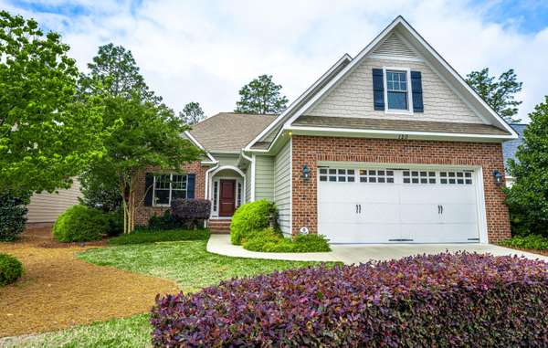 120 S Bracken Fern LN, Southern Pines, NC 28387