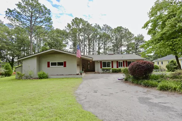 Whispering Pines, NC 28327,164 Pine Lake DR