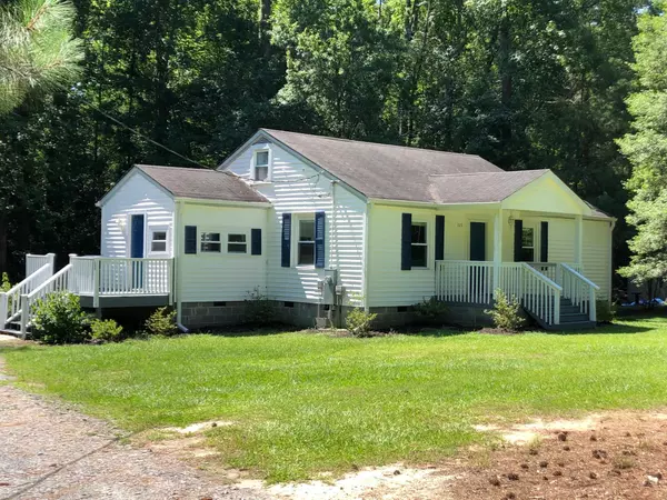 225 Oakwood DR, Vass, NC 28394