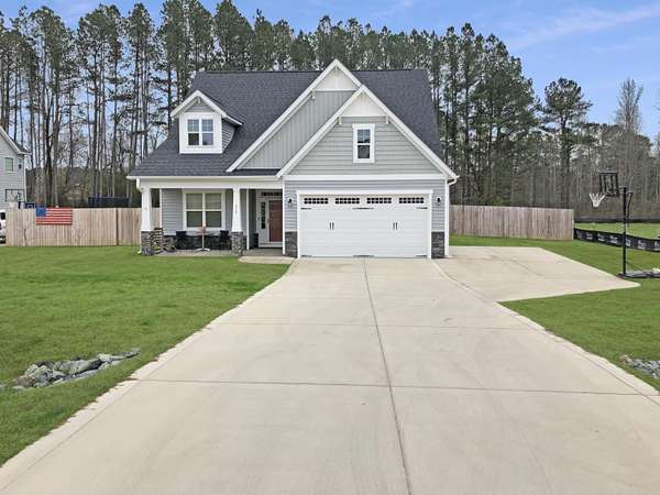 239 Farmhouse LN, Carthage, NC 28327