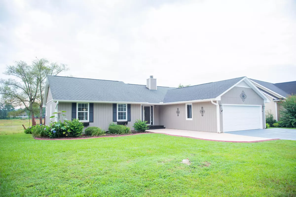 Vass, NC 28394,669 Cedar PT