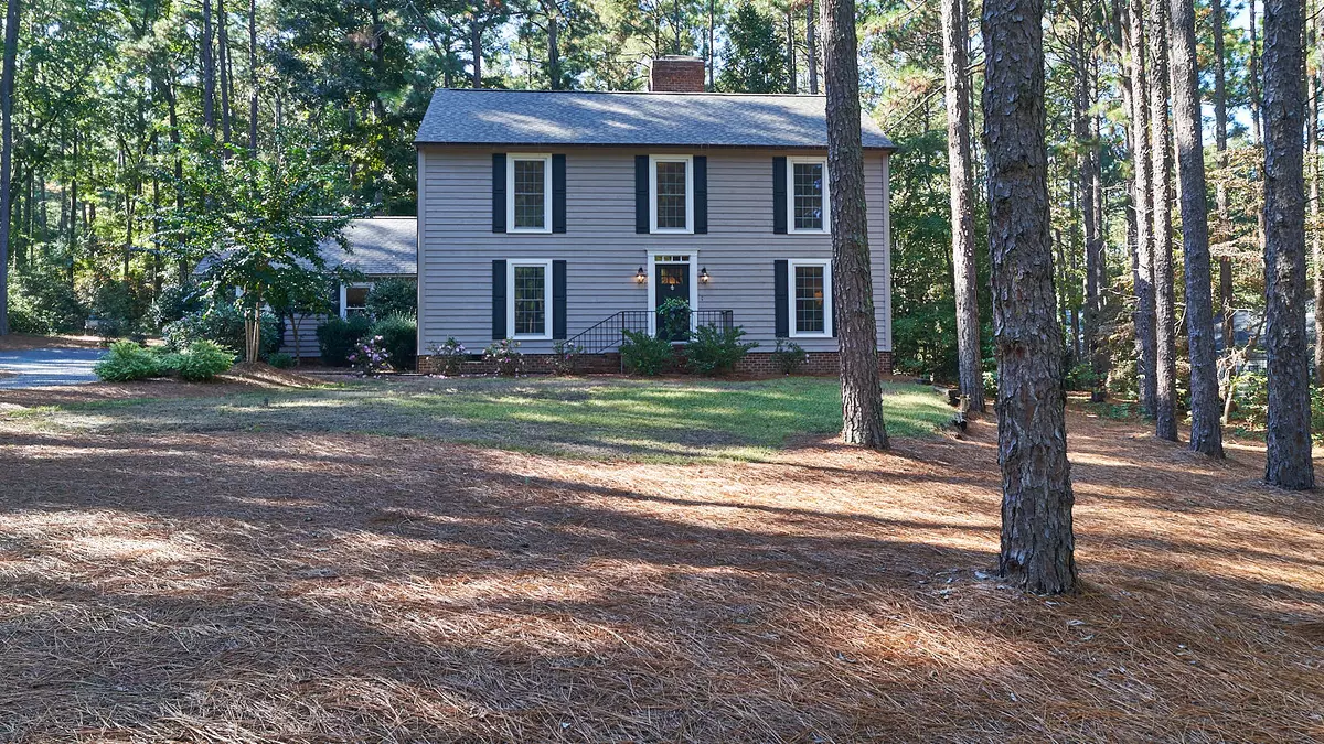 Southern Pines, NC 28387,104 James Creek RD