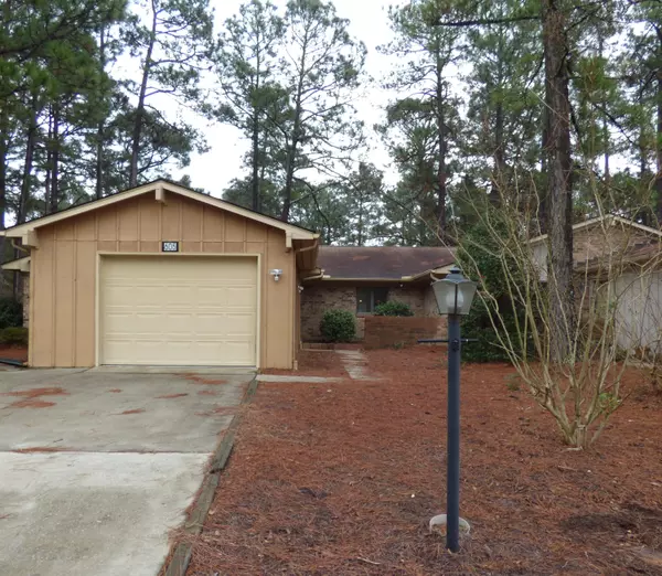 605 Redwood DR, Southern Pines, NC 28387