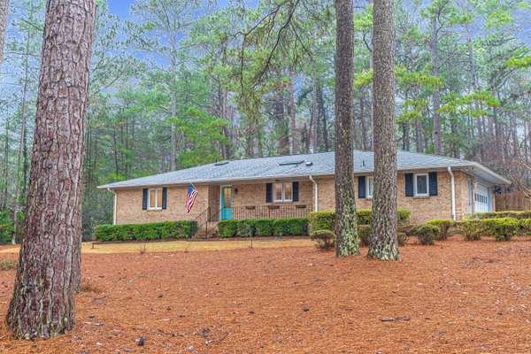 160 Elk RD, Southern Pines, NC 28387