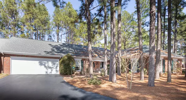 Southern Pines, NC 28387,10 Ravenel Court