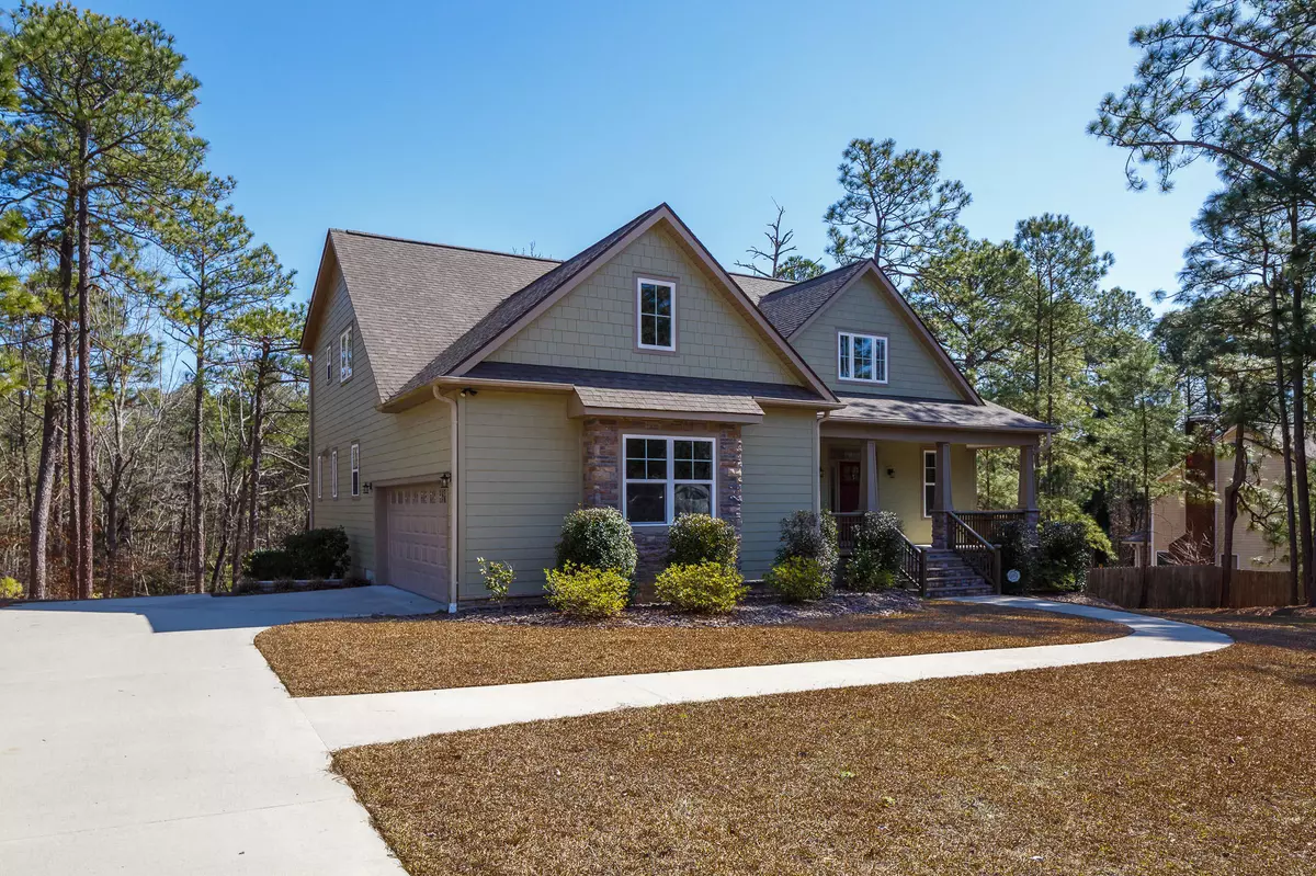 Southern Pines, NC 28387,415 E Hedgelawn WAY