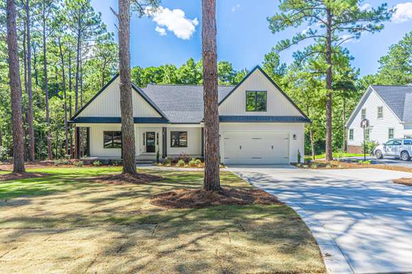 10 Arbutus LN, Whispering Pines, NC 28327