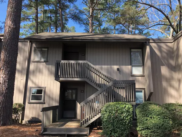 5 Pine Tree RD #220, Pinehurst, NC 28374