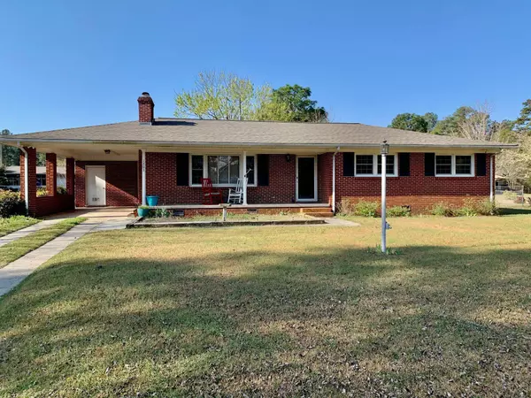 1203 Oak AVE, Hamlet, NC 28345