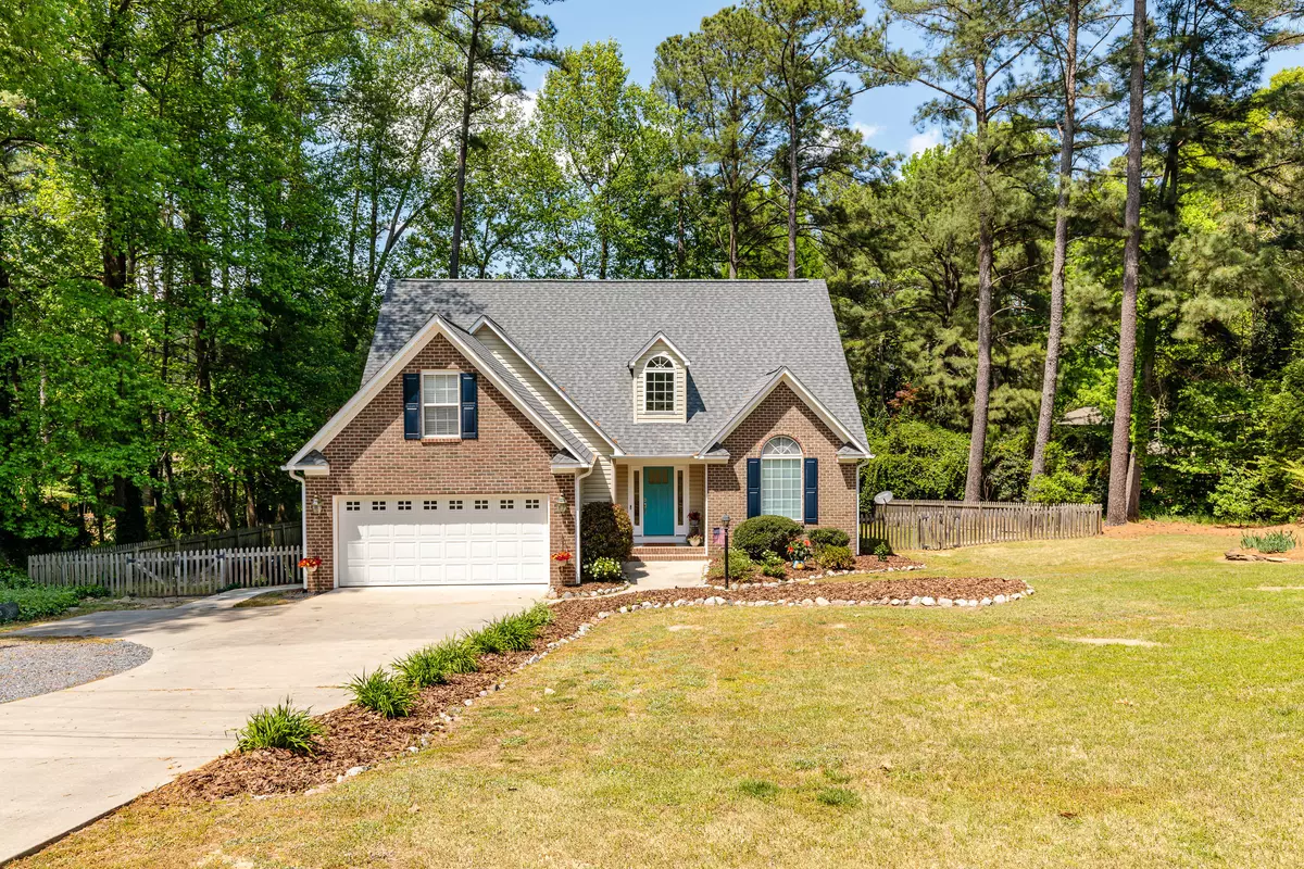 Whispering Pines, NC 28327,2 Sunset DR